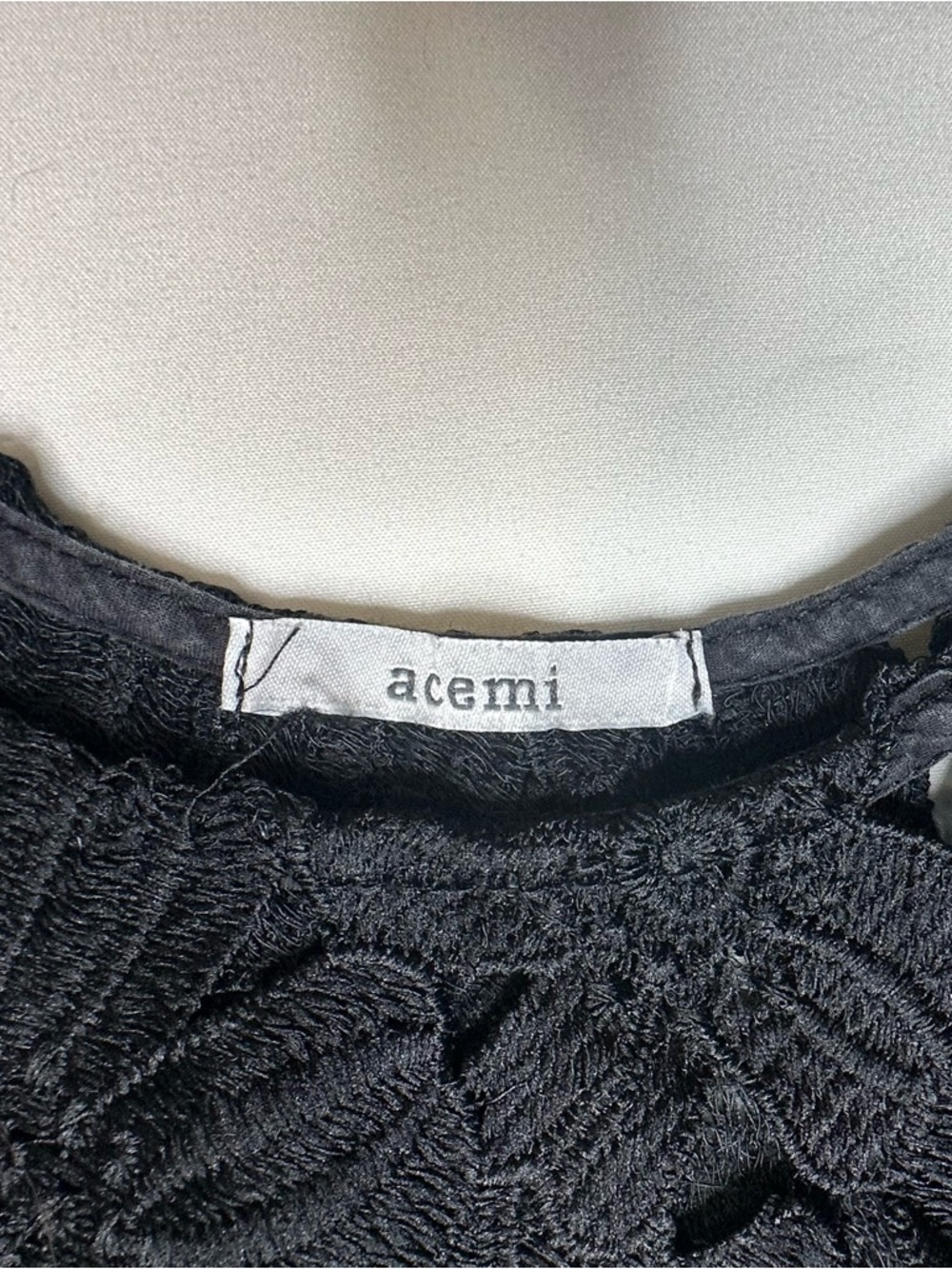 Acemi Black Floral Embroidery Top Sz L